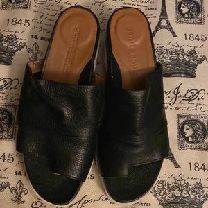 Kenneth Cole Gentle Souls